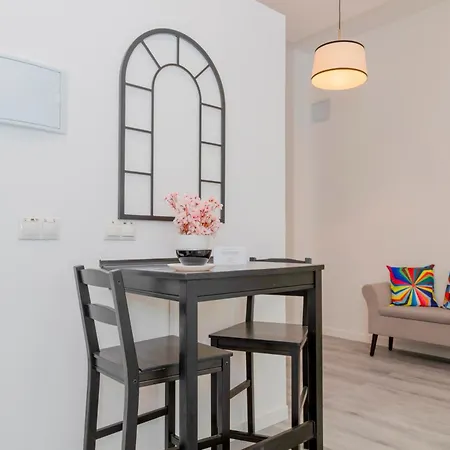 011 Evalia Apartment